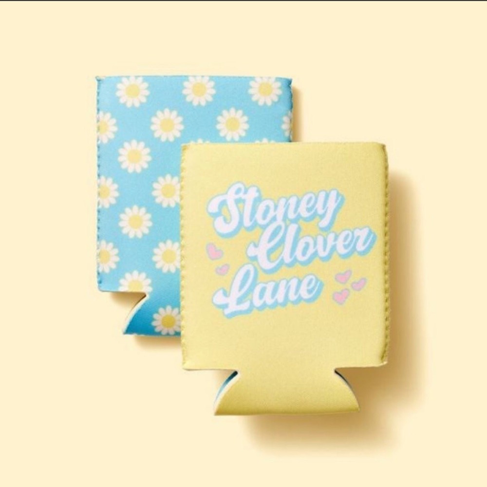 Stoney Clover Lane x Target Drink Sleeves 2pk Blue Daisy Yellow Can Cooler